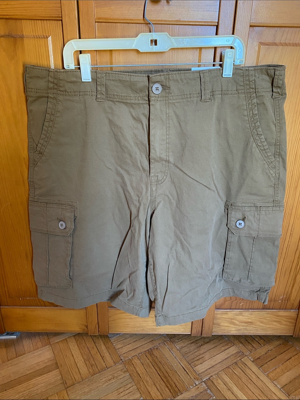 New Sonoma Men's Cargo Shorts - dark tan. Size 40
